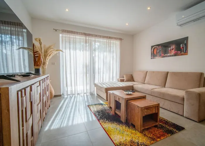 Artatore By Interhome Tatil Evi Mali Lošinj